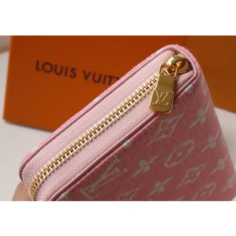 Fashionrepsfam ru LV Bag 2204DJ0036 0802